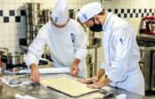 Para alunos da rede pública com renda familiar de até 4 salários: Faetec concede bolsas de estudos em parceria com a Escola Le Cordon Bleu Para alunos da rede pública com renda familiar de até 4 salários: Faetec concede bolsas de estudos em parceria com a Escola Le Cordon Bleu