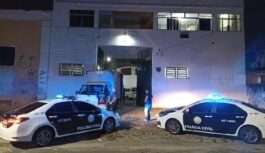 Polícia estoura galpão com peças de veículos roubados Polícia estoura galpão com peças de veículos roubados