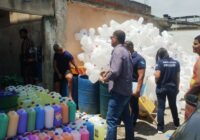Procon-RJ e Polícia Civil impedem venda de mais de 1.700 litros de produtos de limpeza impróprios em Realengo