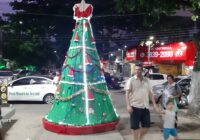 Chegada de Papai Noel abriu a temporada de Natal do bairro Jabour