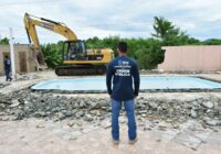 Seop demoliu construção irregular sobre calha de rio, em Santíssimo